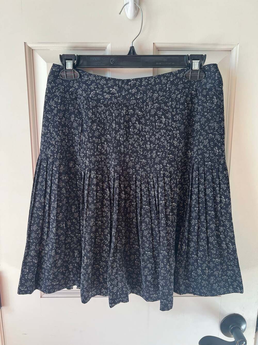 Ann Taylor Ditsy Floral Pleated A-Line Mini Skirt Deep Blue White Size 0